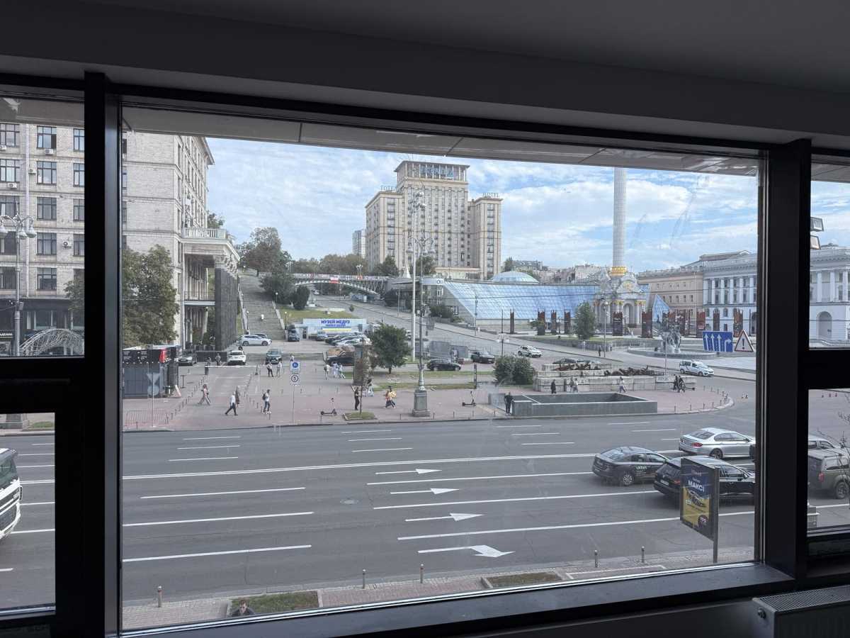 Аренда помещения свободного назначения 500 м², Крещатик ул., 18/2