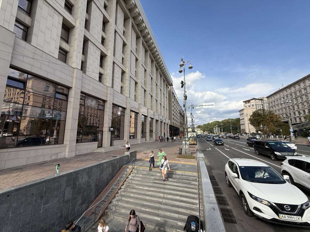 Аренда помещения свободного назначения 500 м², Крещатик ул., 18/2