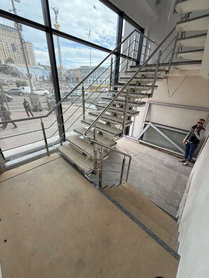 Аренда помещения свободного назначения 500 м², Крещатик ул., 18/2