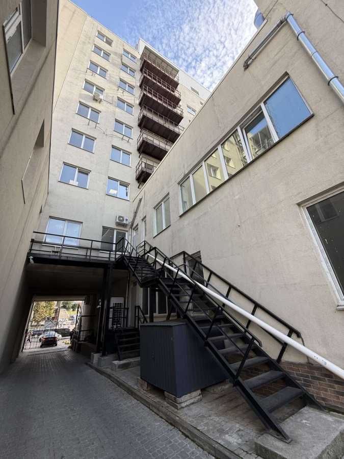 Аренда помещения свободного назначения 500 м², Крещатик ул., 18/2