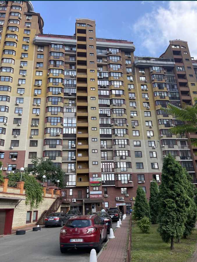 Аренда офиса 140 м², Евгения Коновальца ул., 32Б