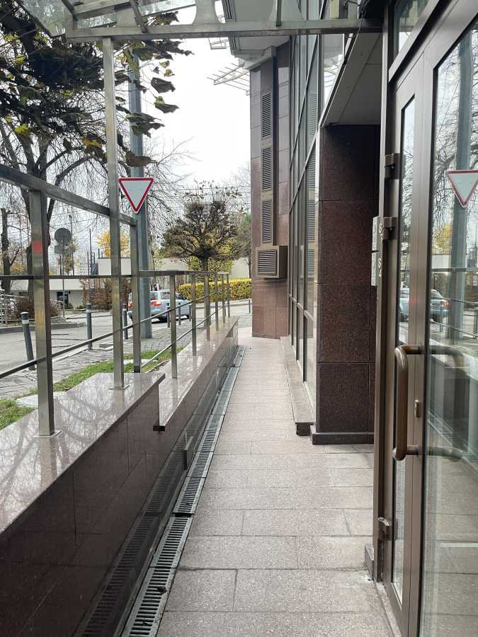 Аренда помещения свободного назначения 35 м², Зверинецкая ул., 47