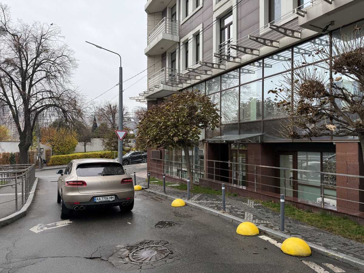 Аренда помещения свободного назначения 35 м², Зверинецкая ул., 47