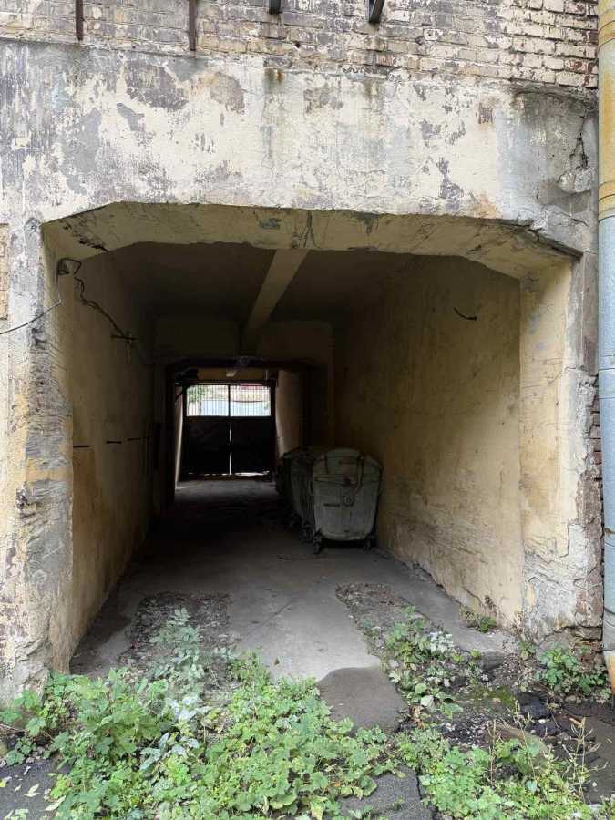 Продаж приміщення вільного призначення 2430 м², Богдана Хмельницького вул., 38