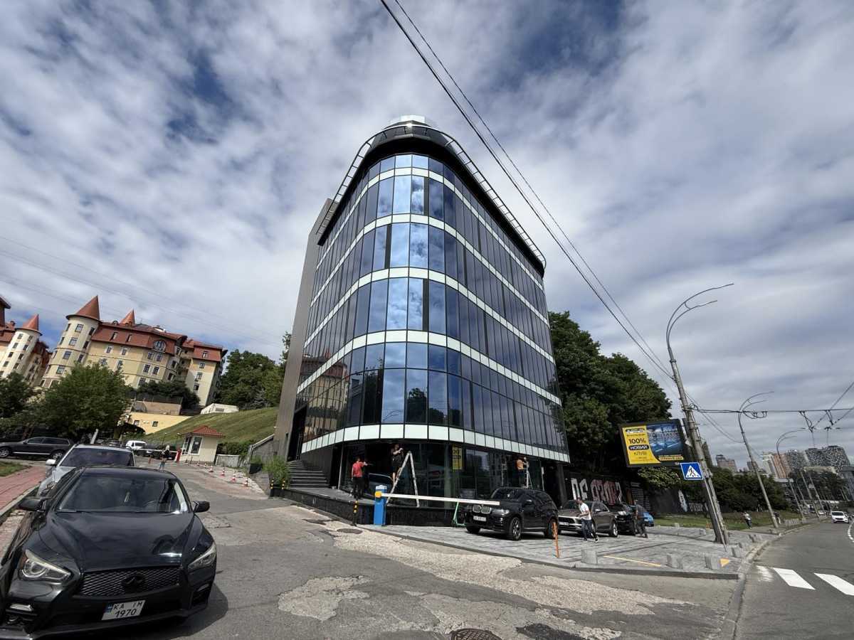 Аренда помещения свободного назначения 350 м², Ивана Федорова ул.