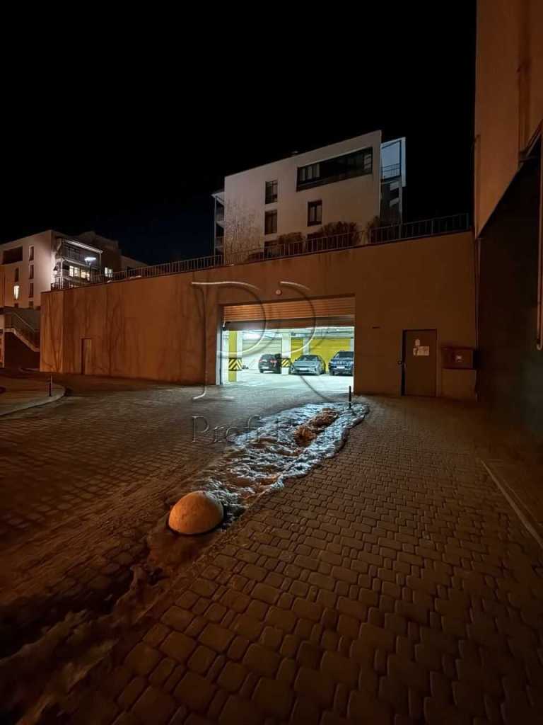 Продажа машиноместа 15 м², Замковецкая ул., 106В