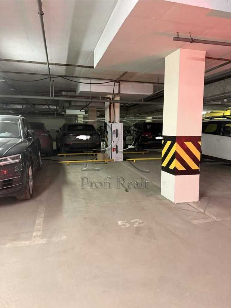 Продажа машиноместа 15 м², Замковецкая ул., 106В