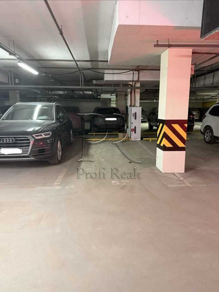 Продажа машиноместа 15 м², Замковецкая ул., 106В