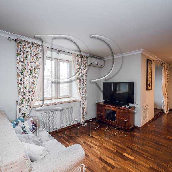 Продаж 3-кімнатної квартири 147 м², Драгоманова вул., 17