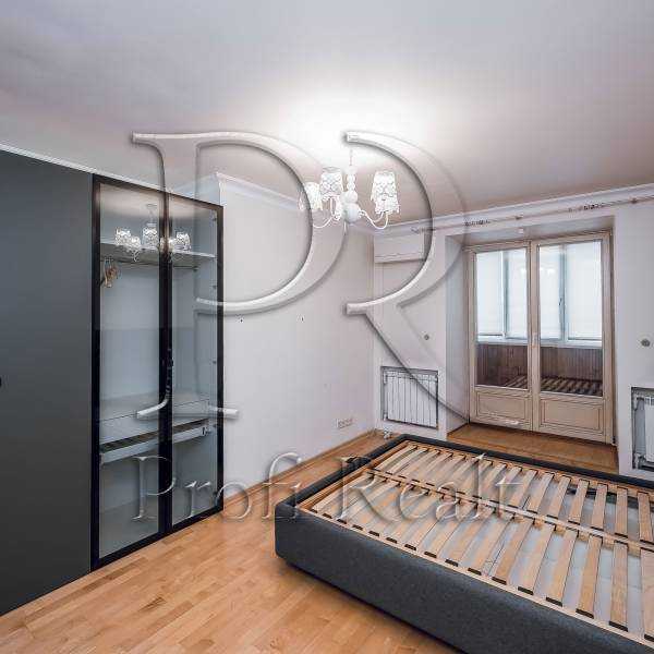 Продаж 3-кімнатної квартири 147 м², Драгоманова вул., 17