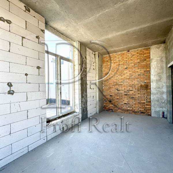 Продаж 1-кімнатної квартири 45 м², Салютна вул., 2