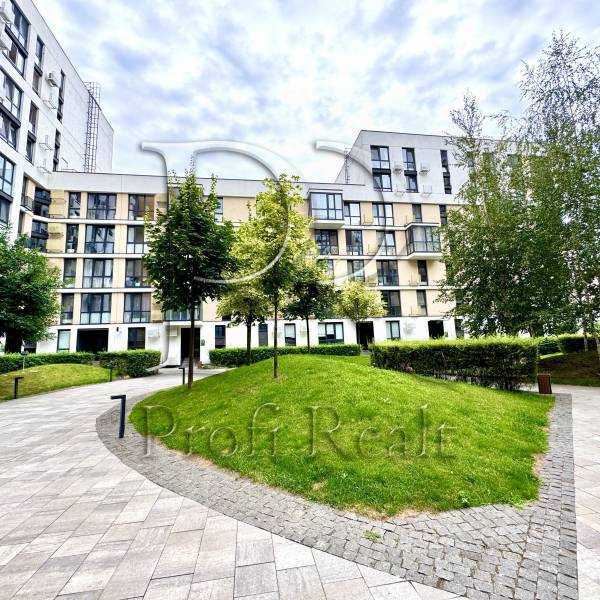 Продаж 1-кімнатної квартири 45 м², Салютна вул., 2