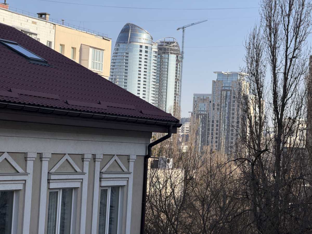 Продаж 2-кімнатної квартири 54 м², Василя Тютюнника вул., 13
