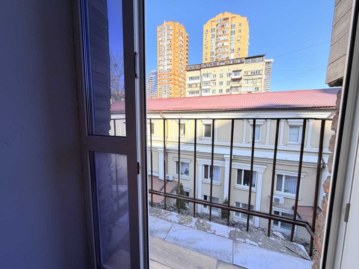 Продаж 2-кімнатної квартири 54 м², Василя Тютюнника вул., 13