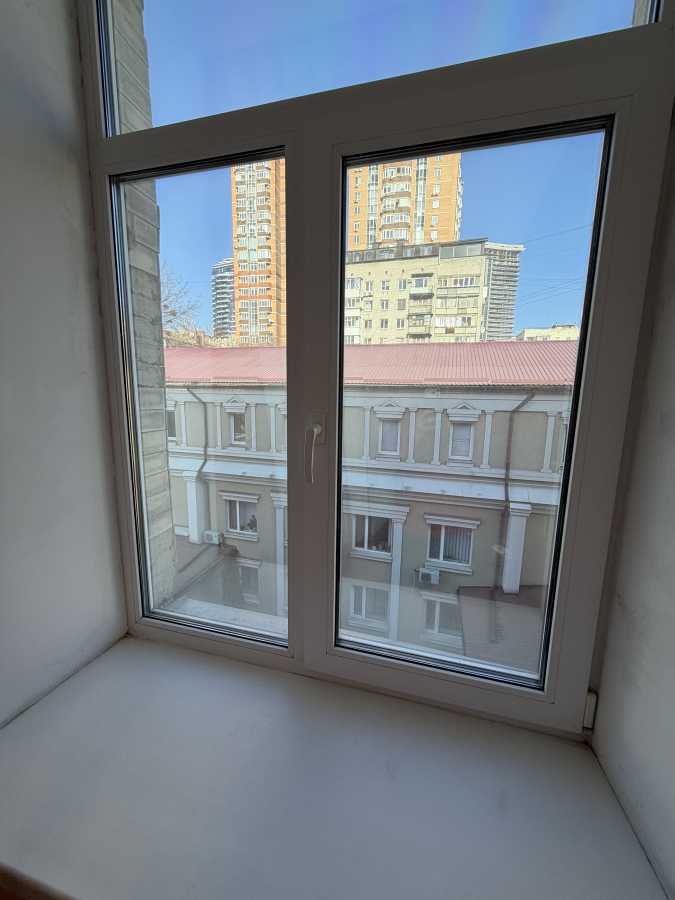 Продаж 2-кімнатної квартири 54 м², Василя Тютюнника вул., 13