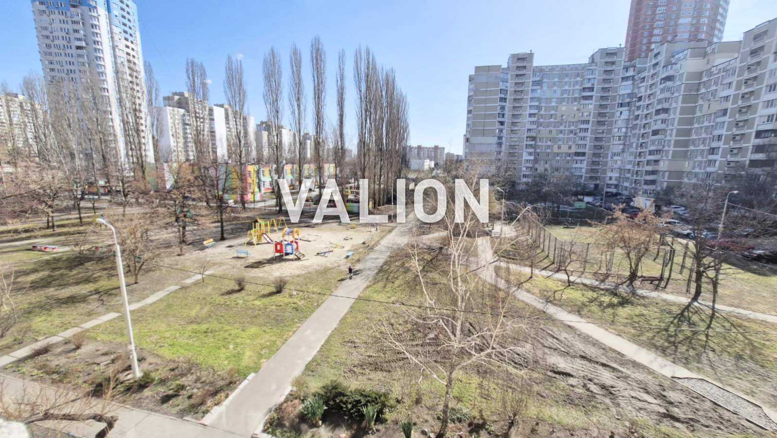 Продаж 2-кімнатної квартири 61 м², Ревуцького вул., 7А