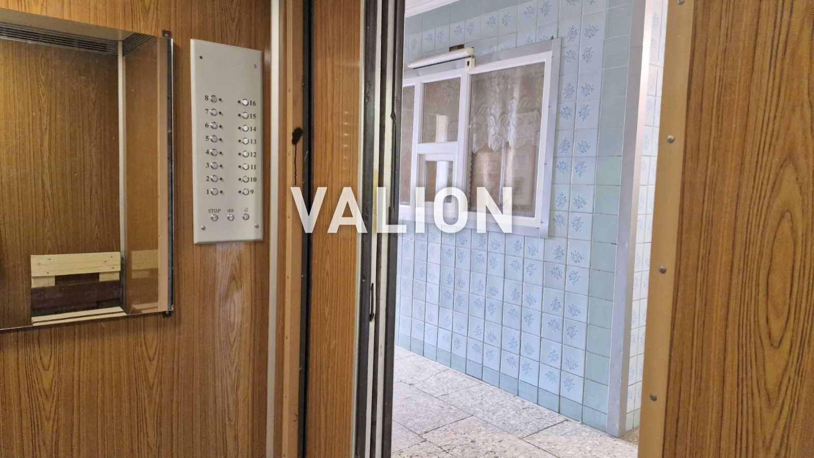 Продаж 2-кімнатної квартири 61 м², Ревуцького вул., 7А