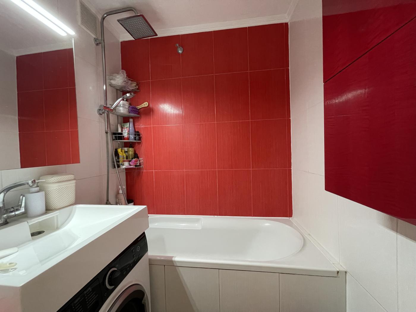 Продаж 4-кімнатної квартири 80 м²