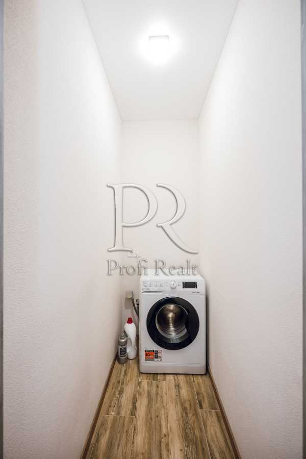 Продажа 2-комнатной квартиры 56 м², Европейская (Октябрьская) ул., 32