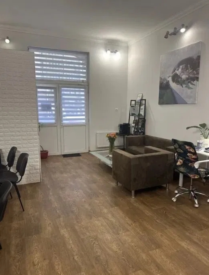 Оренда офісу 34 м², Каманіна вул.