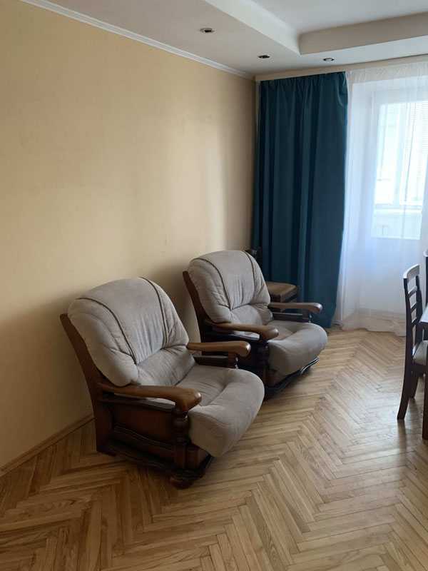 Продаж 4-кімнатної квартири 81 м², Антонова Авіаконструктора вул., 9