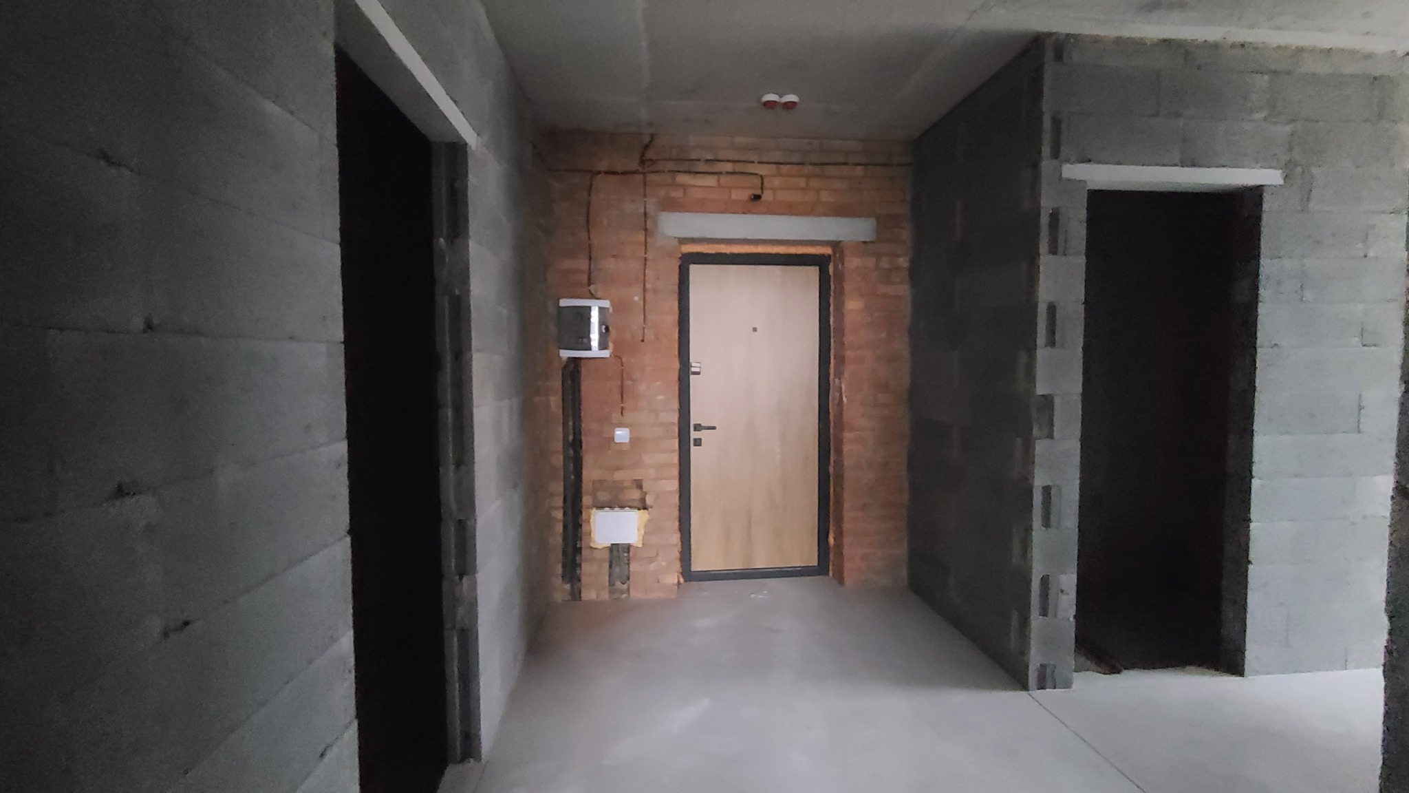 Продаж 2-кімнатної квартири 69 м², Олександра Олеся вул.