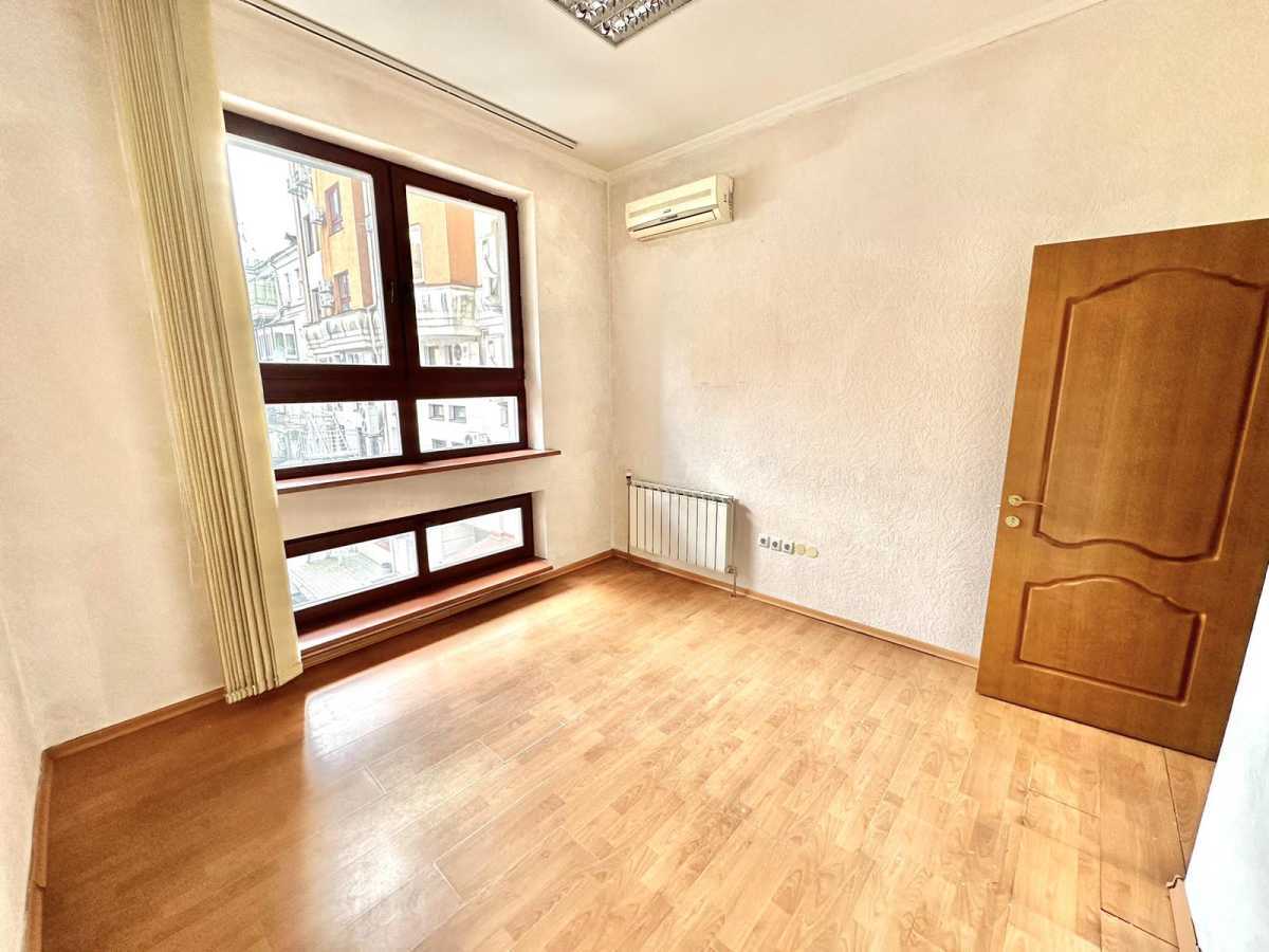 Продаж 2-кімнатної квартири 83 м², Шота Руставелі вул., 44