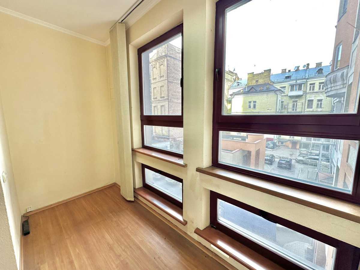 Продаж 2-кімнатної квартири 83 м², Шота Руставелі вул., 44