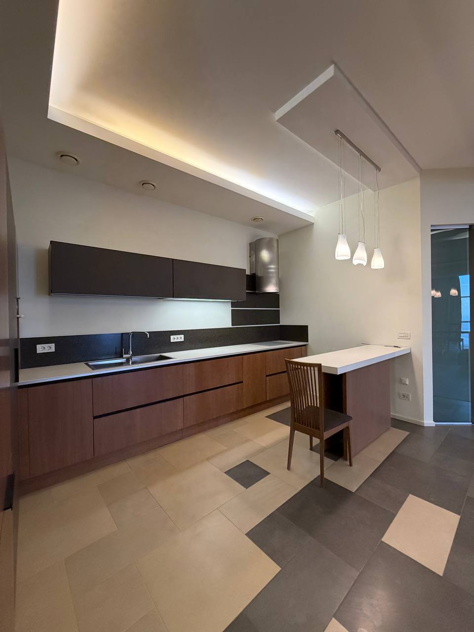 Аренда 3-комнатной квартиры 200 м², Лидерсовский бул., 5