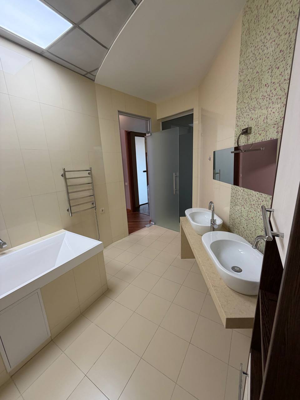 Аренда 3-комнатной квартиры 200 м², Лидерсовский бул., 5