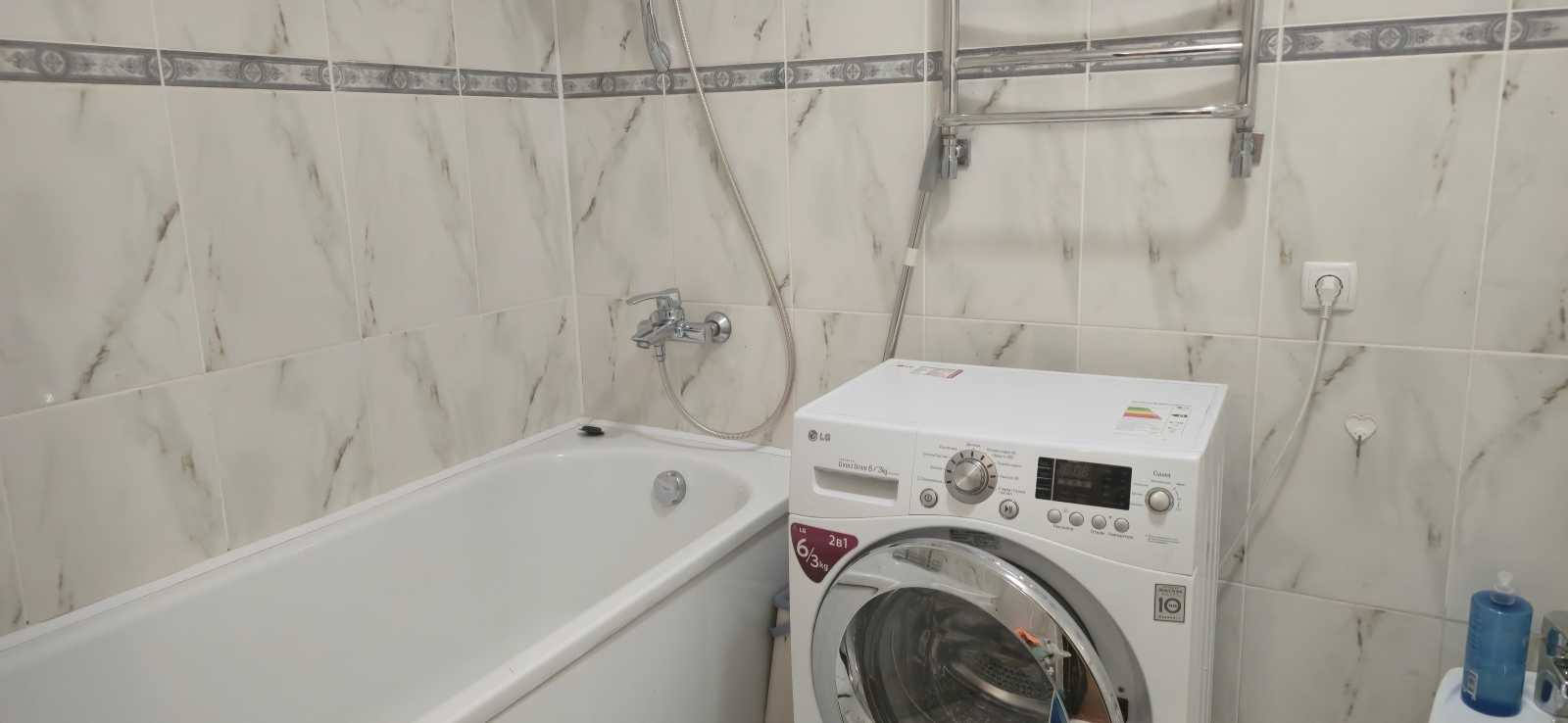 Продаж 2-кімнатної квартири 65.7 м², Садівна вул., 1В