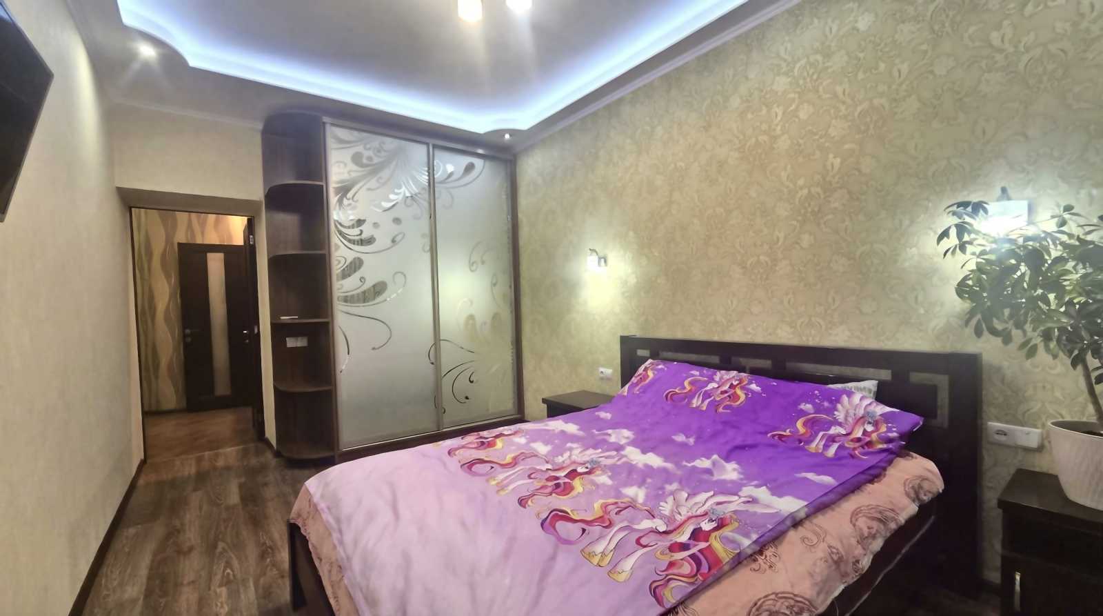 Продаж 2-кімнатної квартири 65.7 м², Садівна вул., 1В