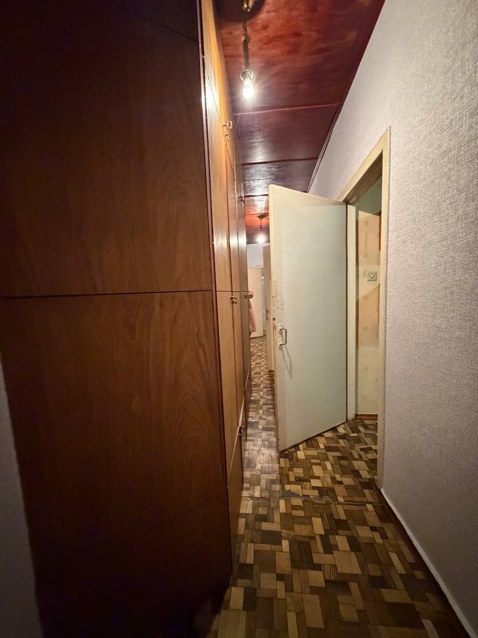 Продаж 3-кімнатної квартири 62.9 м², Запорізька вул., 10