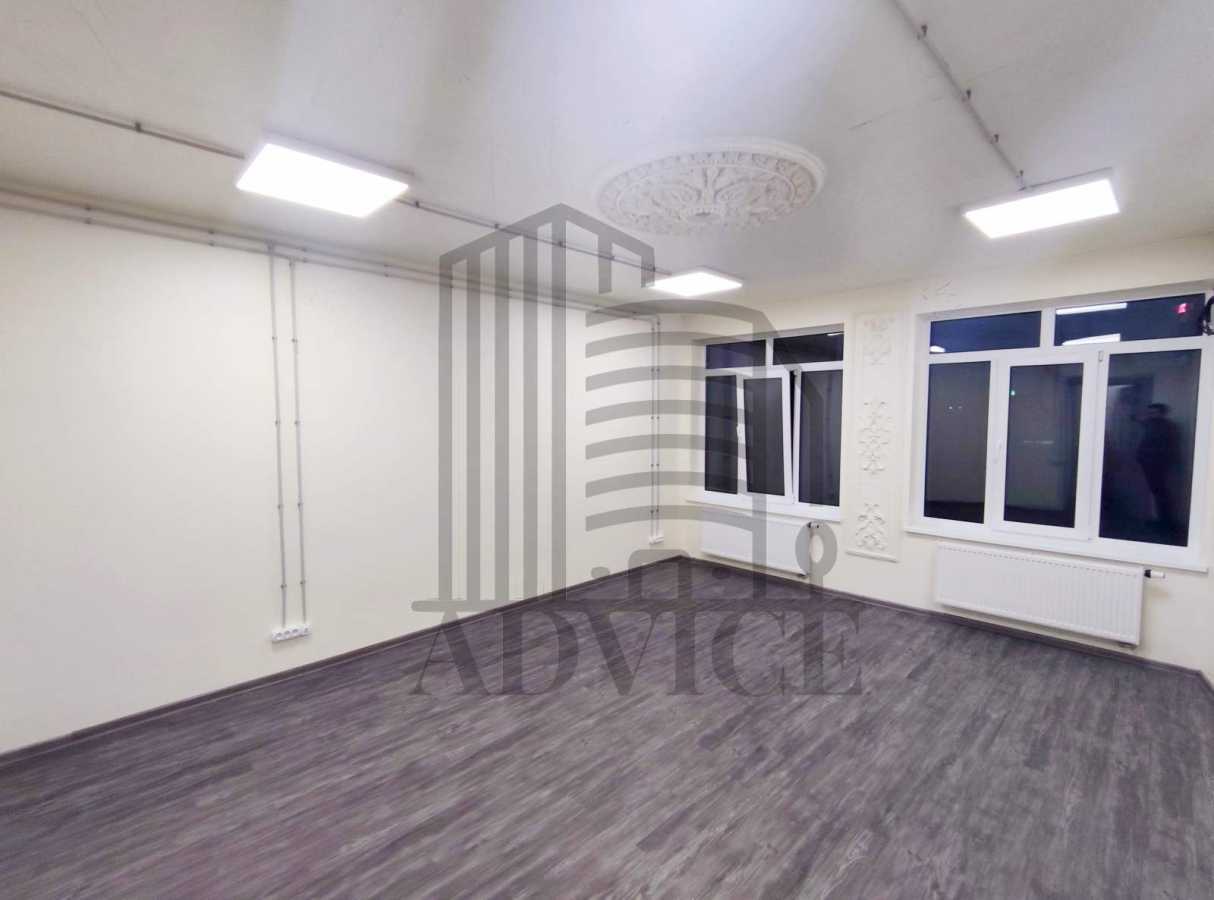 Оренда офісу 45 м², Харківська пл.