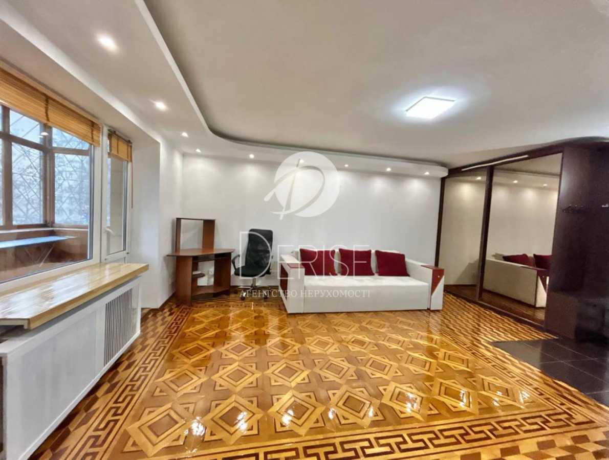 Продаж 1-кімнатної квартири 41 м², Предславинська вул., 51