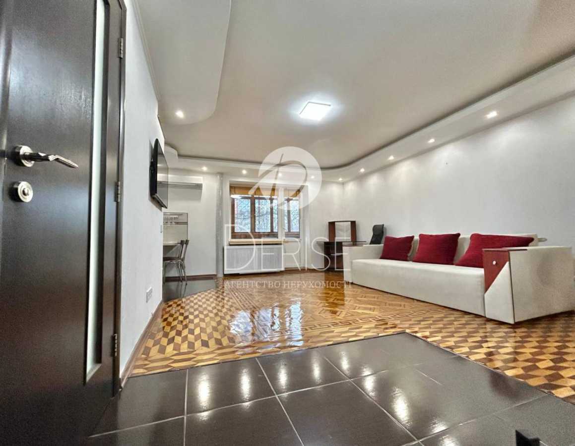 Продаж 1-кімнатної квартири 41 м², Предславинська вул., 51