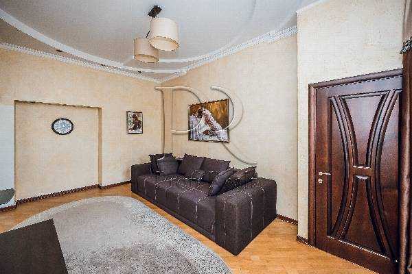 Продаж 2-кімнатної квартири 55 м², Симона Петлюри вул., 8