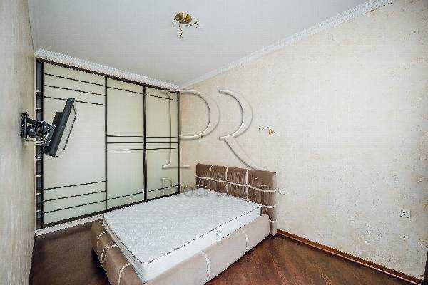 Продаж 2-кімнатної квартири 55 м², Симона Петлюри вул., 8