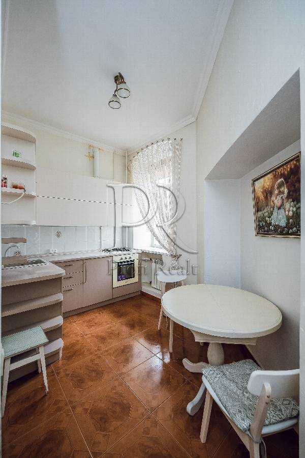 Продаж 2-кімнатної квартири 55 м², Симона Петлюри вул., 8