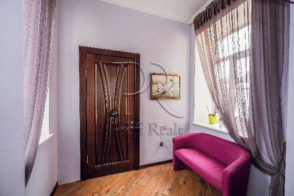 Продаж 2-кімнатної квартири 55 м², Симона Петлюри вул., 8