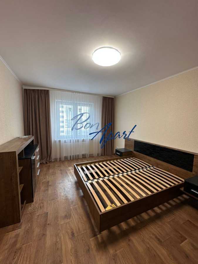 Продаж 2-кімнатної квартири 72.1 м², Коноплянська вул., 22А