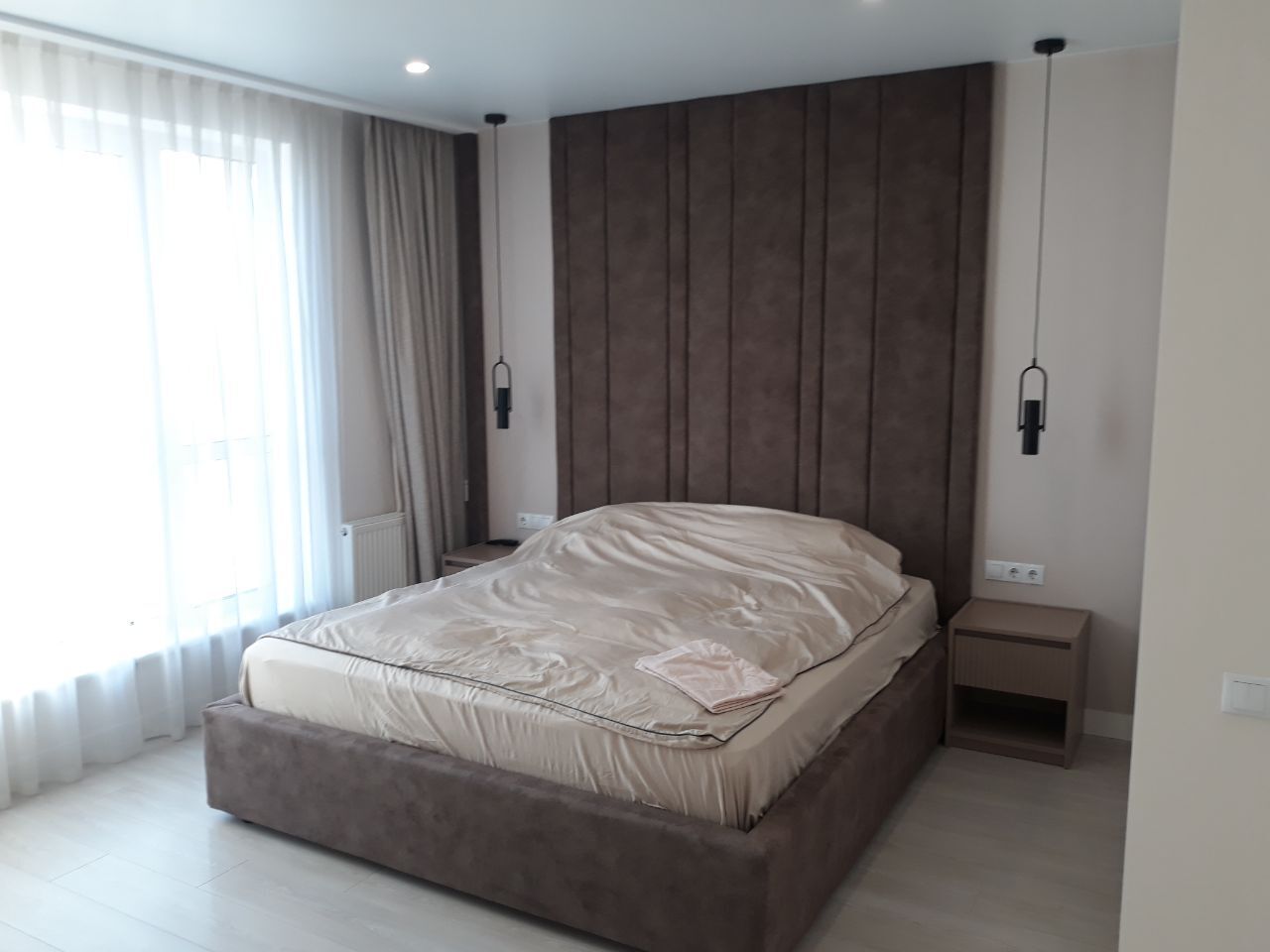 Продаж 4-кімнатної квартири 142 м², Метрологічна вул., 15А