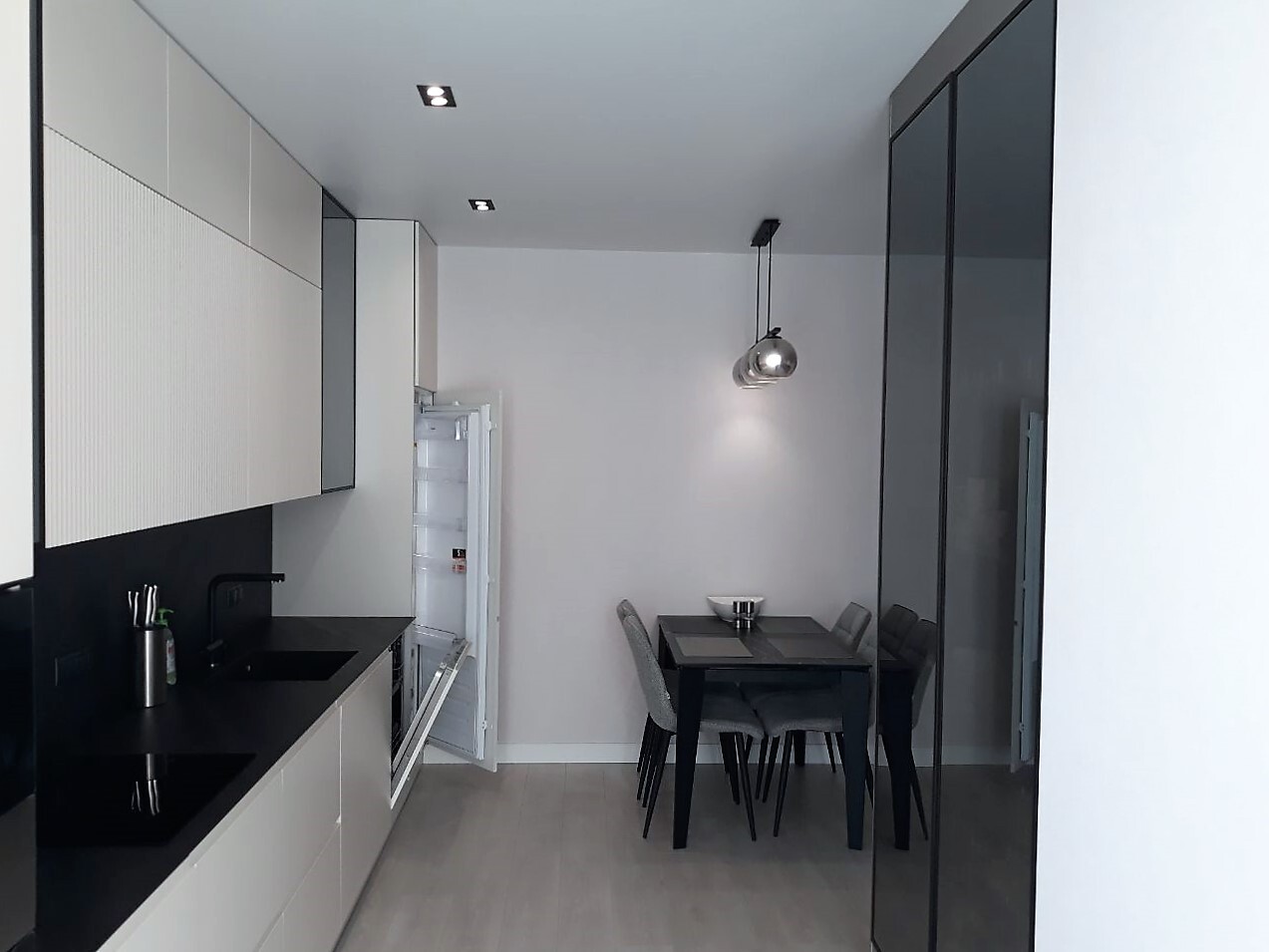 Продаж 4-кімнатної квартири 142 м², Метрологічна вул., 15А