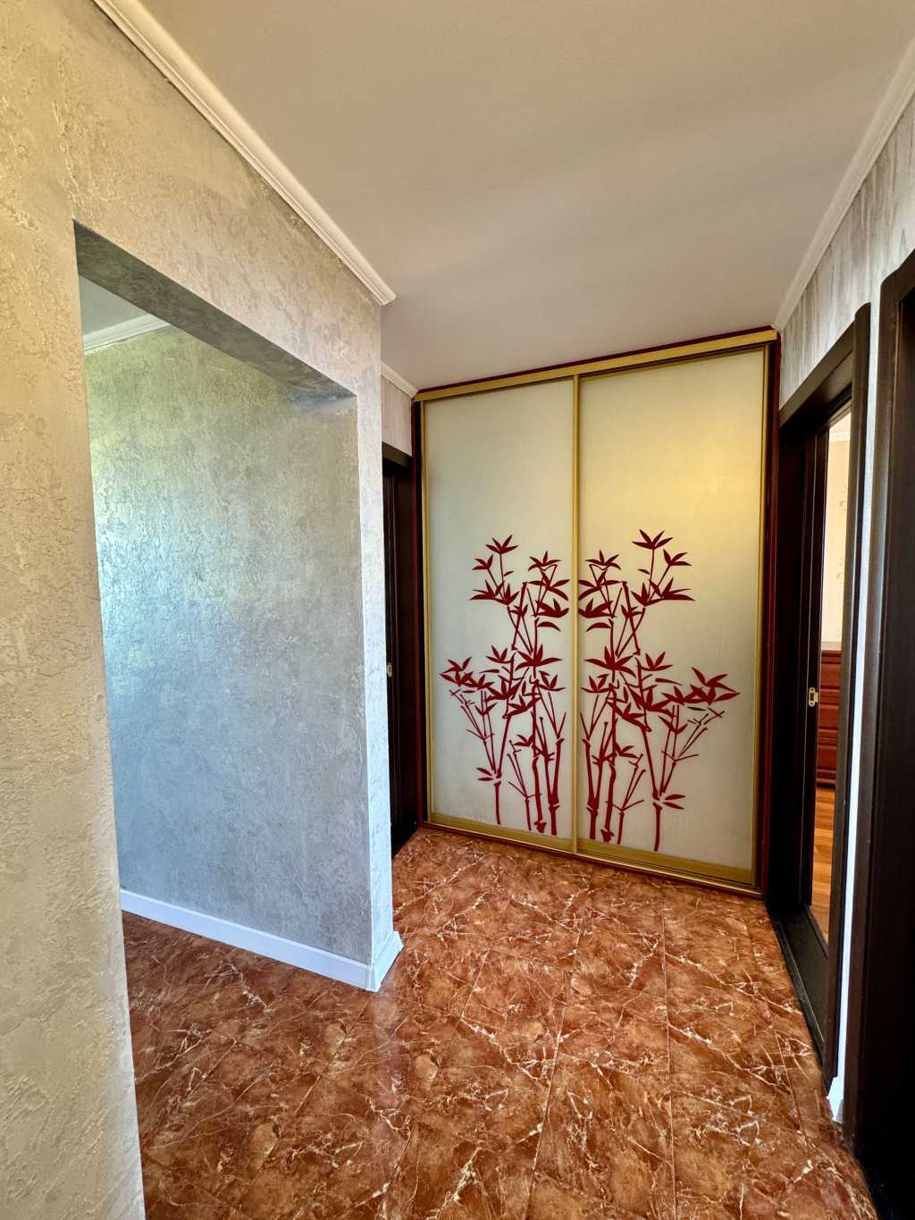 Продаж 3-кімнатної квартири 68 м², Оболонський просп., 9