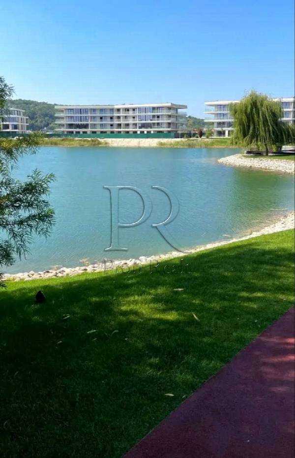 Продаж 2-кімнатної квартири 70 м², Паркова вул.