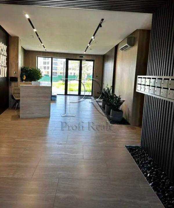 Продаж 2-кімнатної квартири 70 м², Паркова вул.