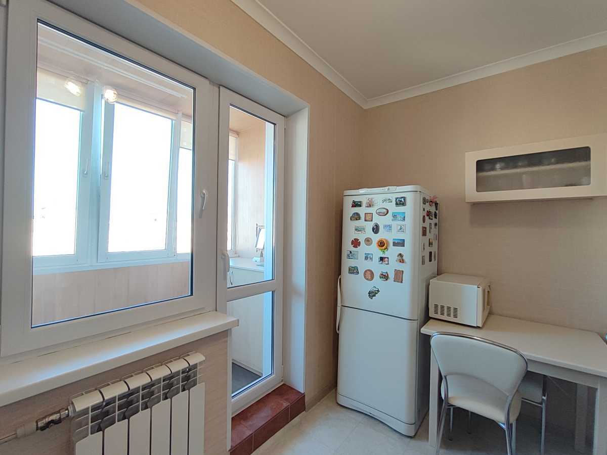 Продаж 1-кімнатної квартири 37.4 м², Прирічна вул., 19В