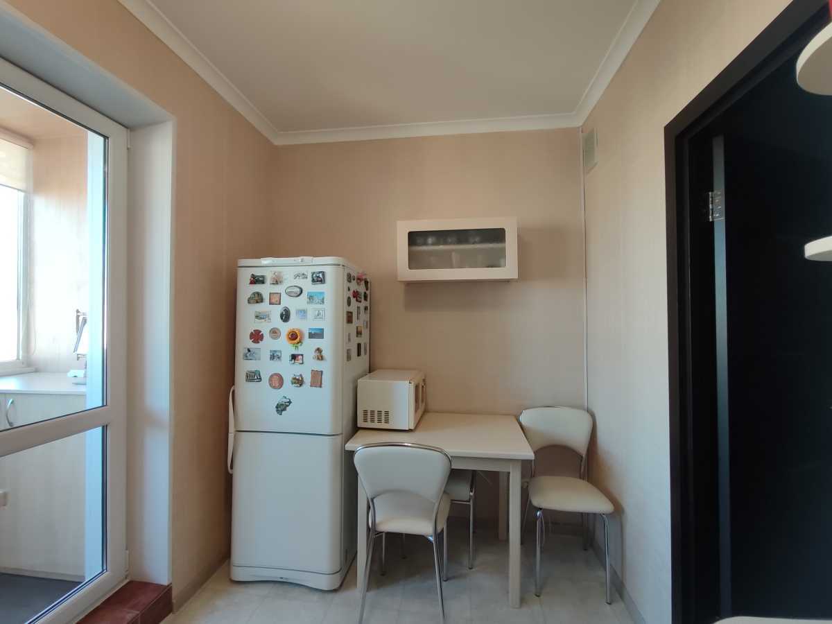 Продаж 1-кімнатної квартири 37.4 м², Прирічна вул., 19В