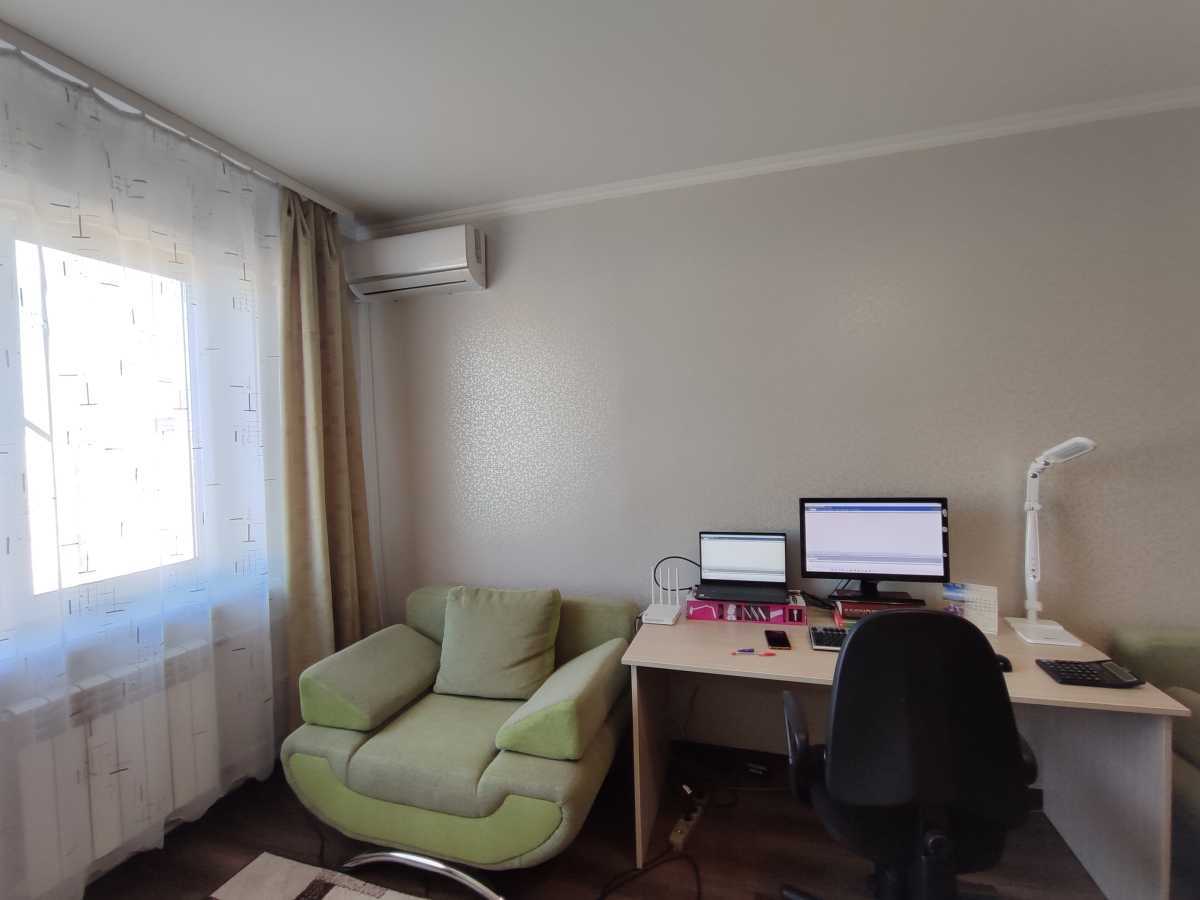 Продаж 1-кімнатної квартири 37.4 м², Прирічна вул., 19В