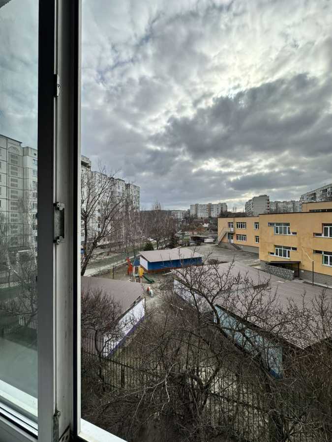 Продаж 1-кімнатної квартири 35 м², Київська вул., 162Б